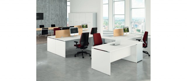 P4 operative desk